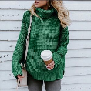Blushing Heart S/M Green Chunky Knit Oversized TurtleNeck Sweater